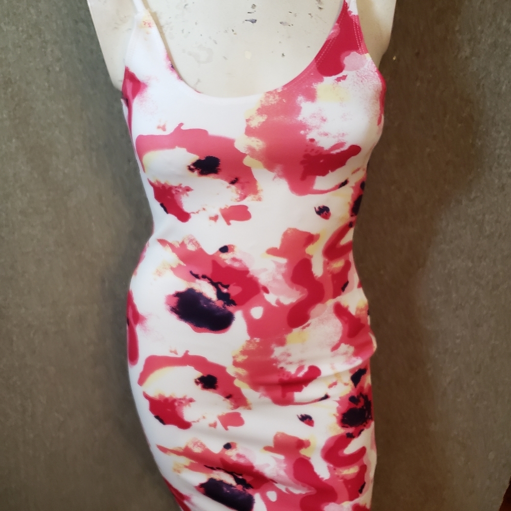 Fitted sleeveless dress